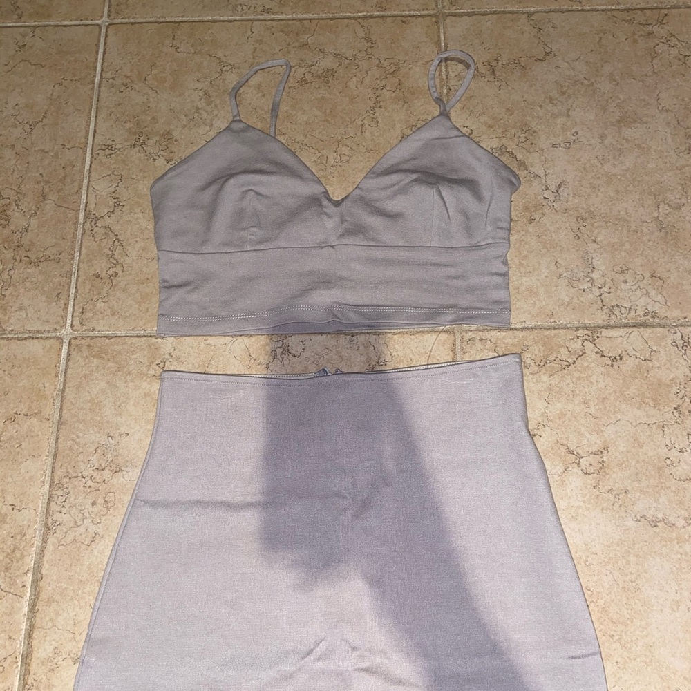 Two piece set - Picture 2 of 5